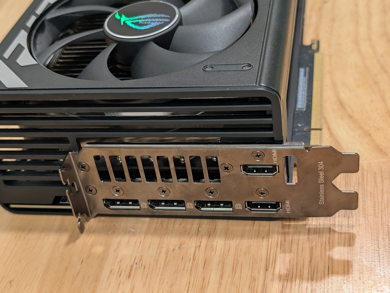 BH นำเสนอ ASUS ROG Strix GeFor - Rtx 4090 24Gb Gddr6X บทวิจารณ์และราคา